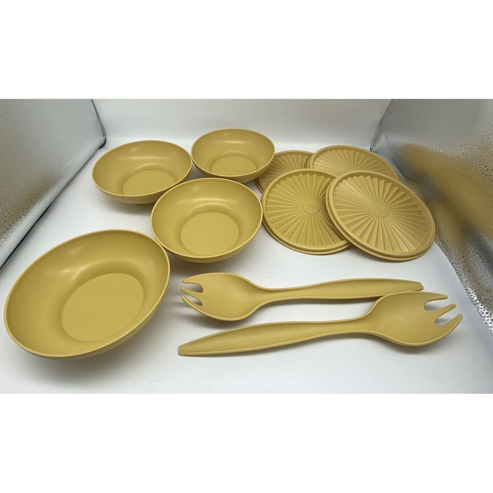Vintage Tupperware Salad Cereal Bowls Harvest Gold 4 Lids 4 Bowls 2 Forks